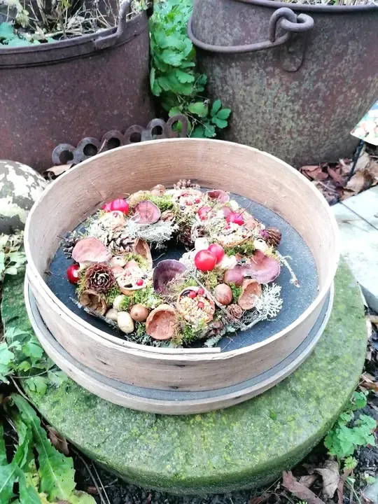 Handgemaakt voederkransje voor de tuin, Guirlande Bellem