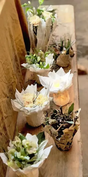 Voorjaarspotjes met witte bloemen